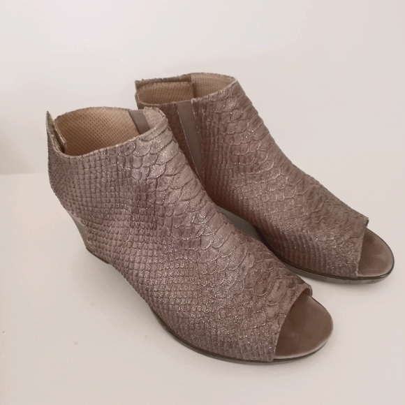 Gabor Open Toe shimmering snake Shoes - Picture 3 of 10